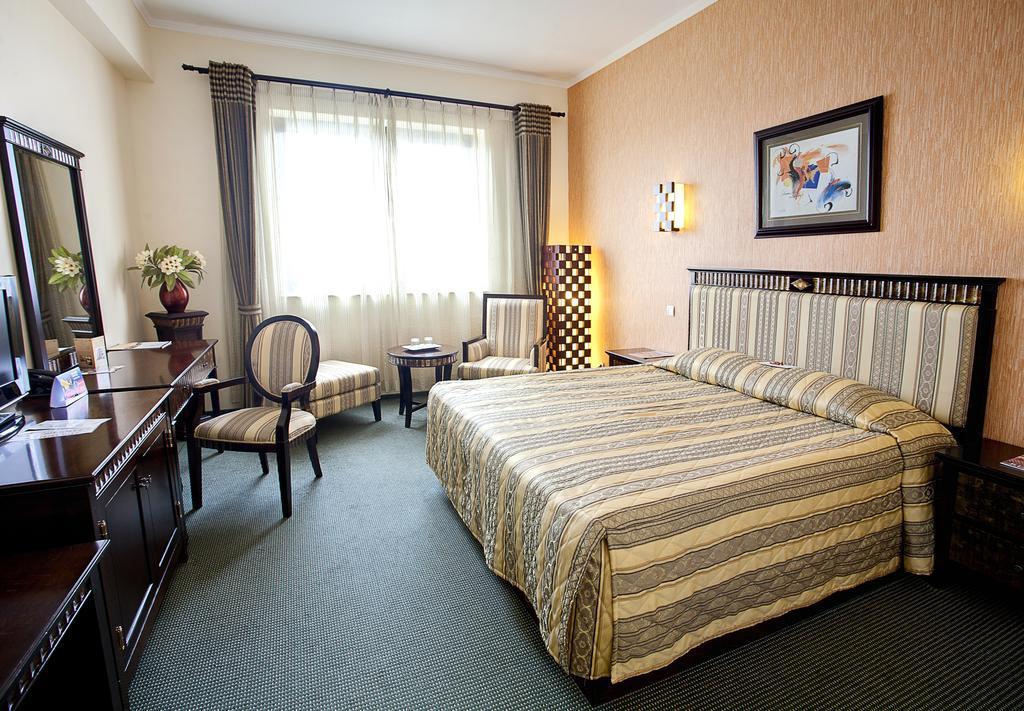 Hotel Tecadra Pipera Екстер'єр фото