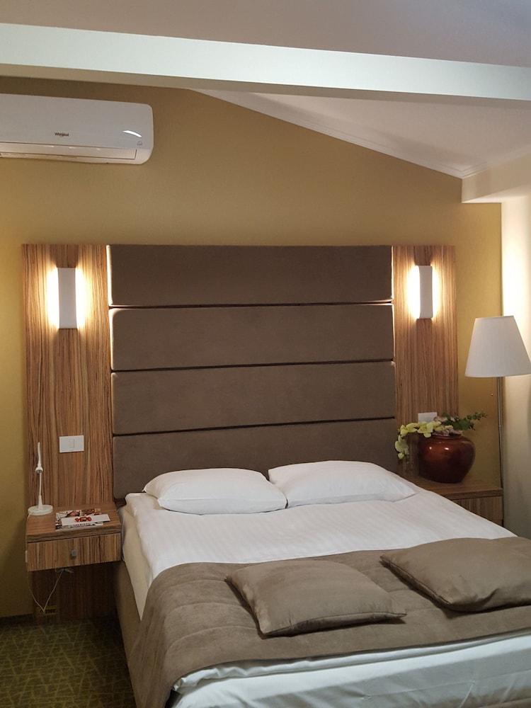 Hotel Tecadra Pipera Екстер'єр фото