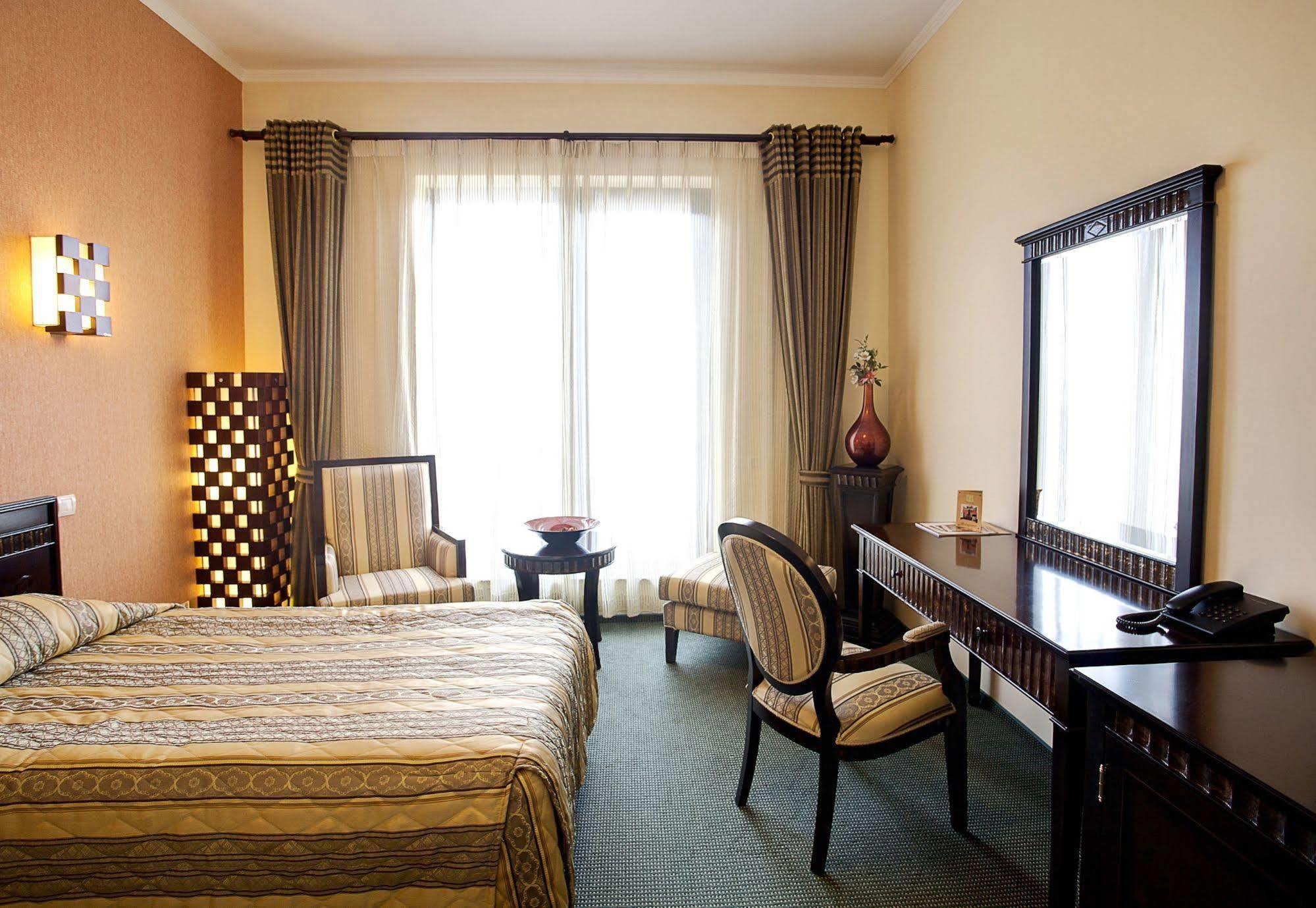 Hotel Tecadra Pipera Екстер'єр фото