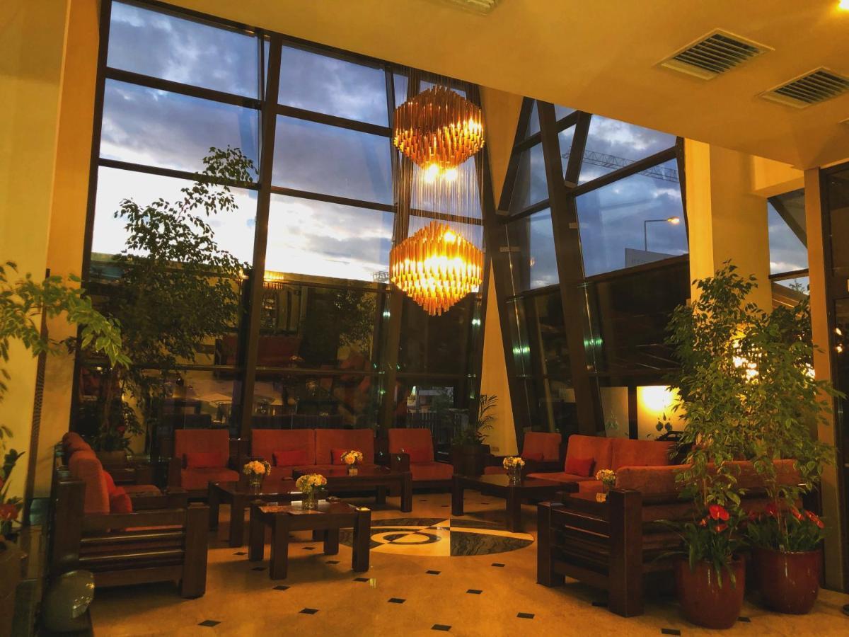 Hotel Tecadra Pipera Екстер'єр фото