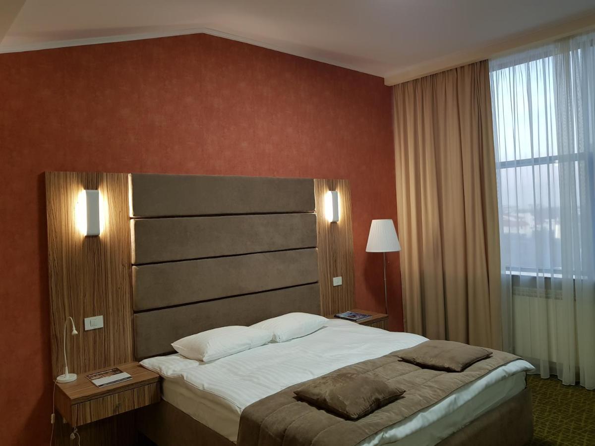 Hotel Tecadra Pipera Екстер'єр фото