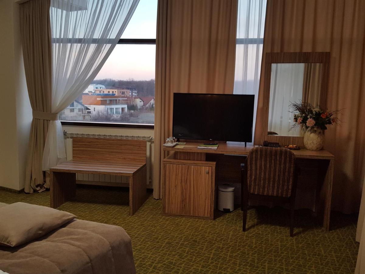 Hotel Tecadra Pipera Екстер'єр фото